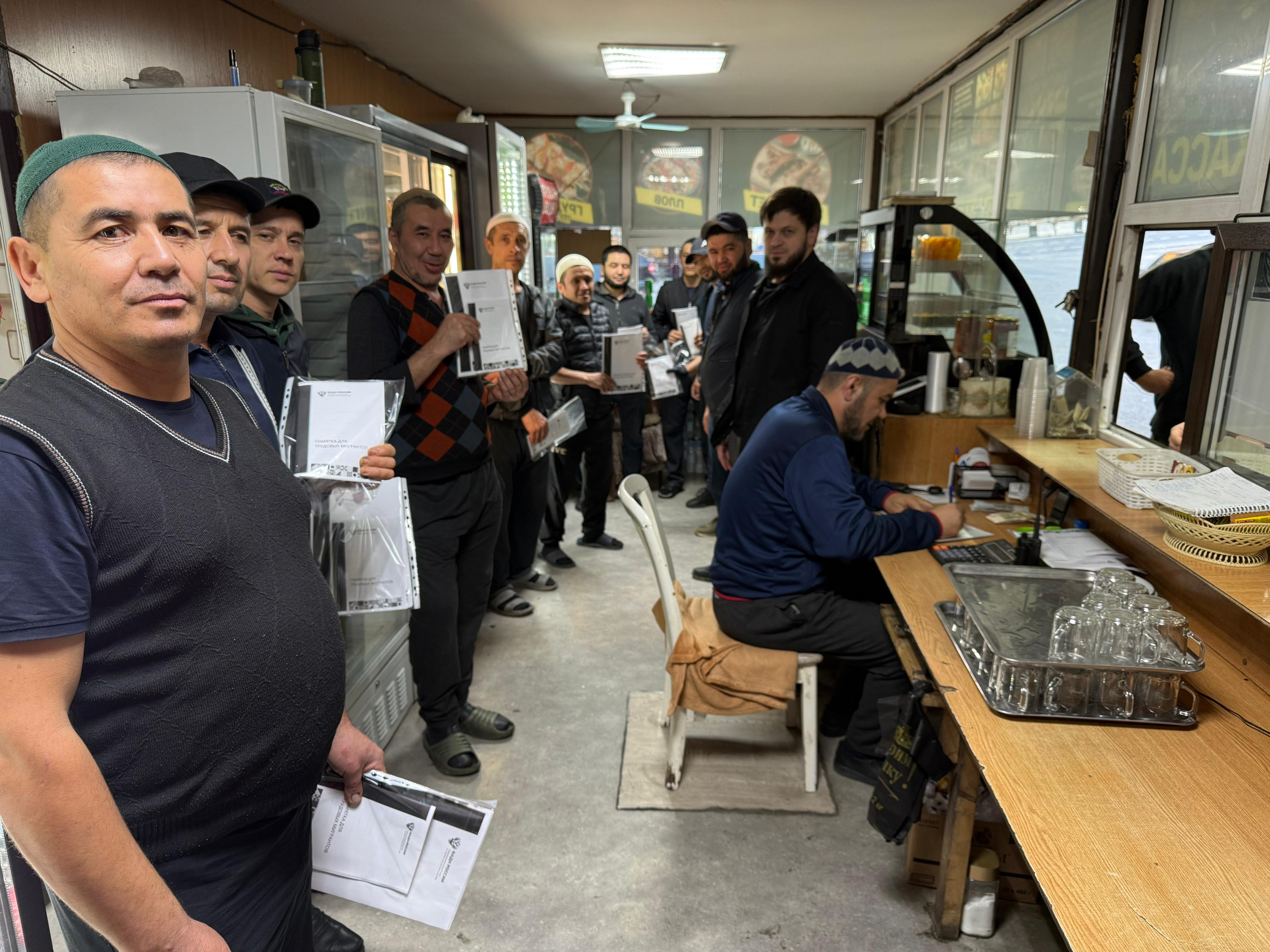 Информационно-профилактическая встреча с иностранными гражданами в Унцукульском районе: актуальные вопросы миграционного законодательства и социальной адаптации